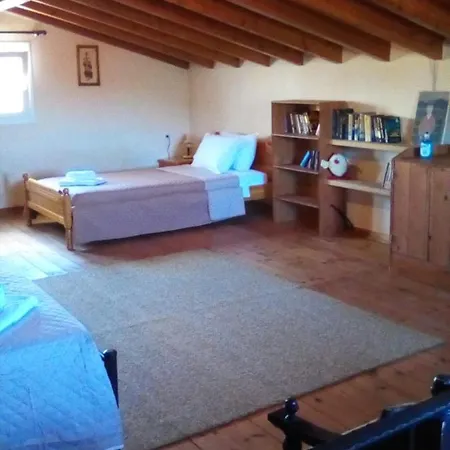 Skampous Family Apartment *