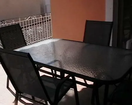 Skampous Family Apartment